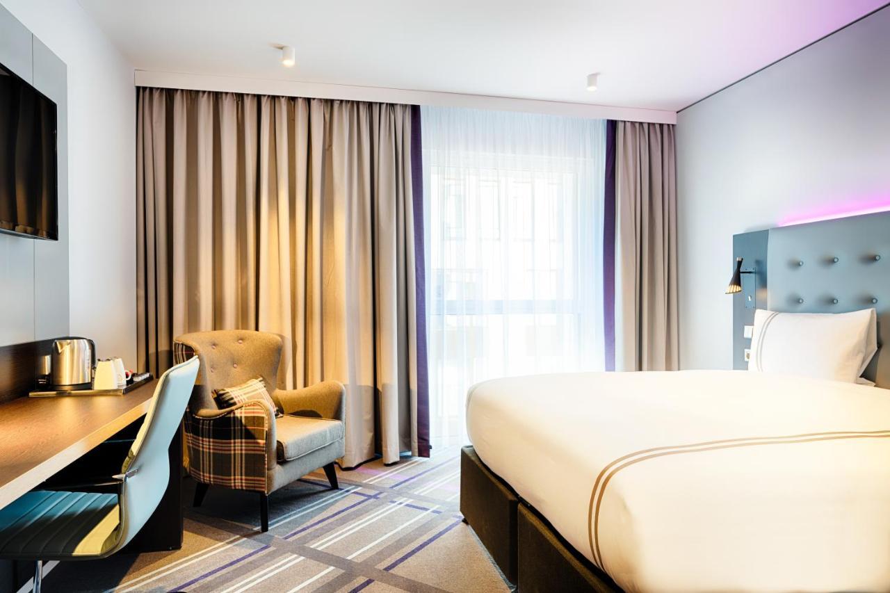 Premier Inn Darmstadt City Centre ภายนอก รูปภาพ