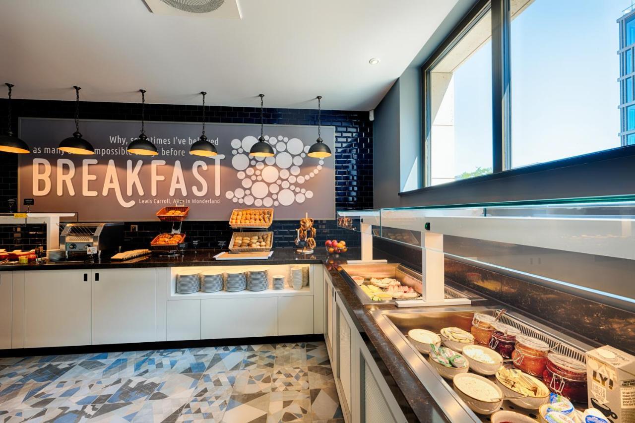 Premier Inn Darmstadt City Centre ภายนอก รูปภาพ