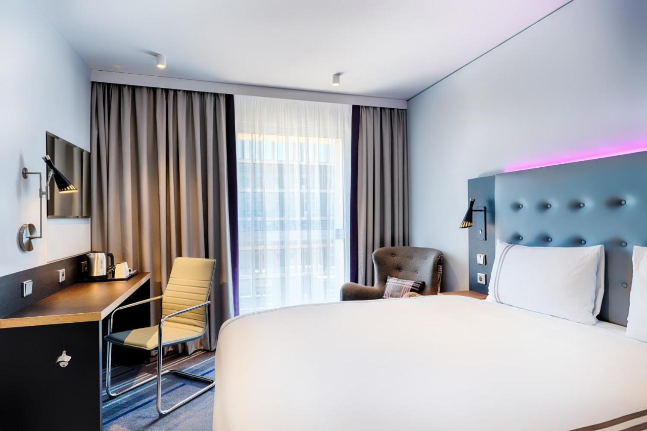 Premier Inn Darmstadt City Centre ภายนอก รูปภาพ