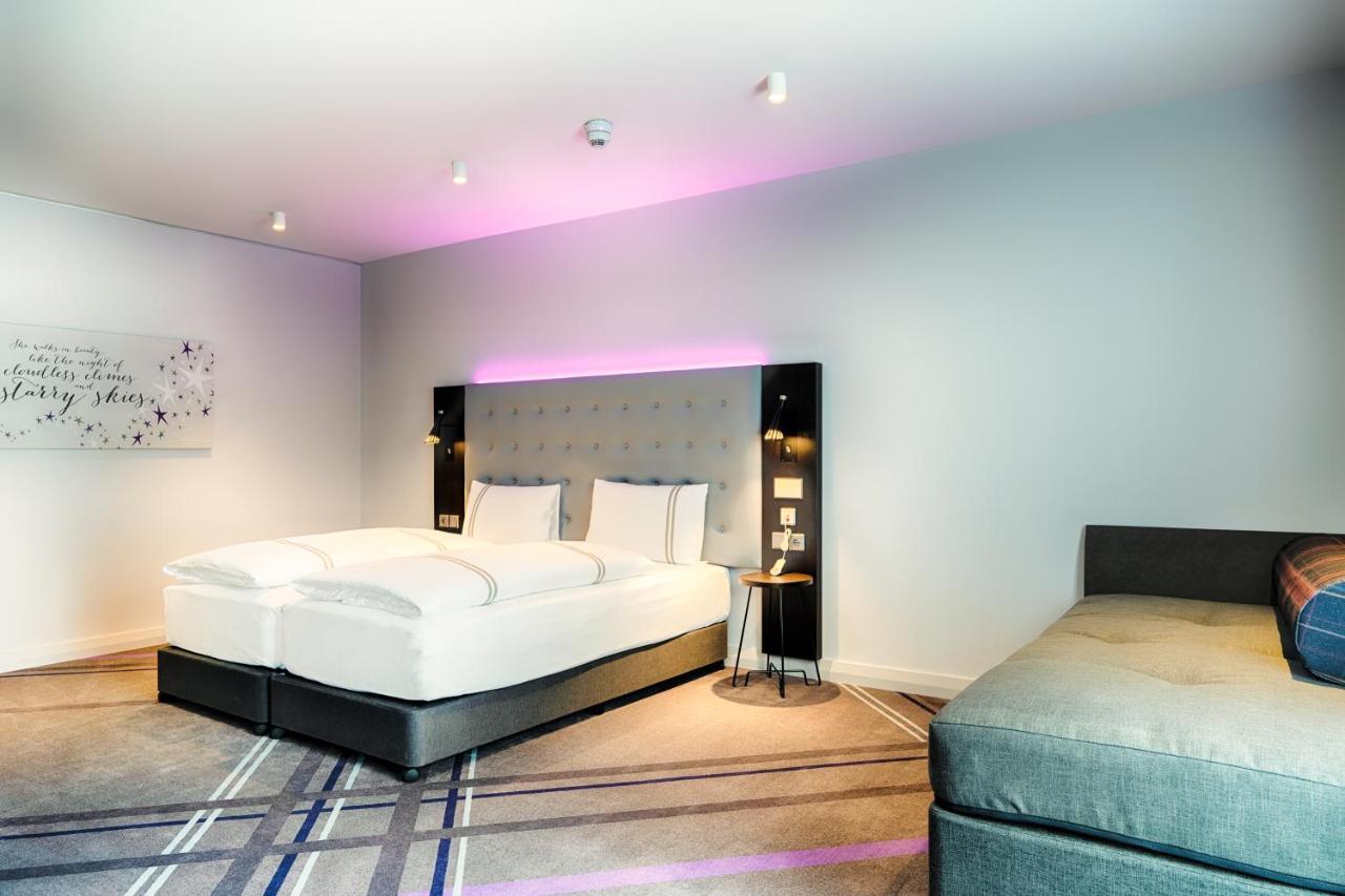 Premier Inn Darmstadt City Centre ภายนอก รูปภาพ