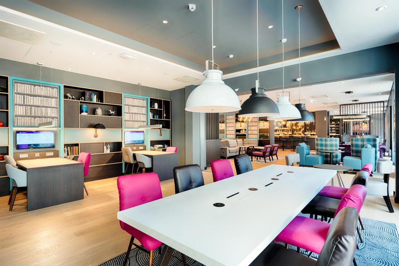 Premier Inn Darmstadt City Centre ภายนอก รูปภาพ