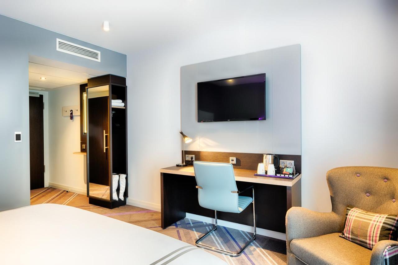 Premier Inn Darmstadt City Centre ภายนอก รูปภาพ