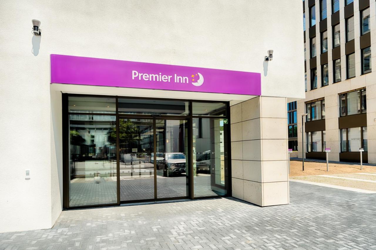 Premier Inn Darmstadt City Centre ภายนอก รูปภาพ